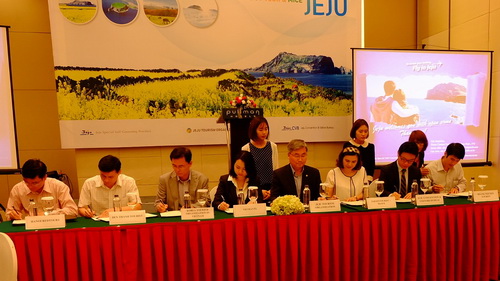 Đảo Jeju thu hút khách đoàn Việt Nam ảnh 1